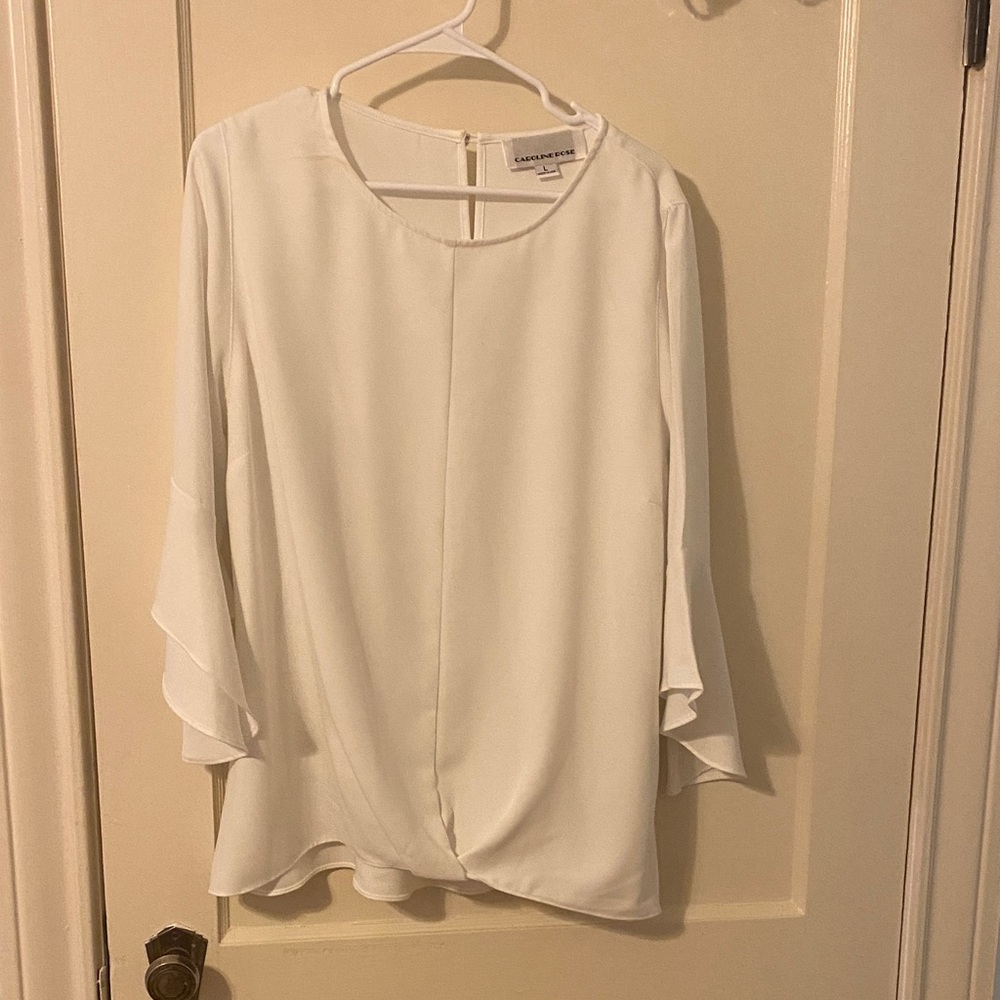 Caroline Rose Cream Twist-Hem Ruffle Sleeve Blouse
